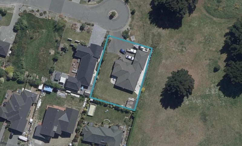 32 Hemingway Place, Spencerville, Christchurch - Carousel 1