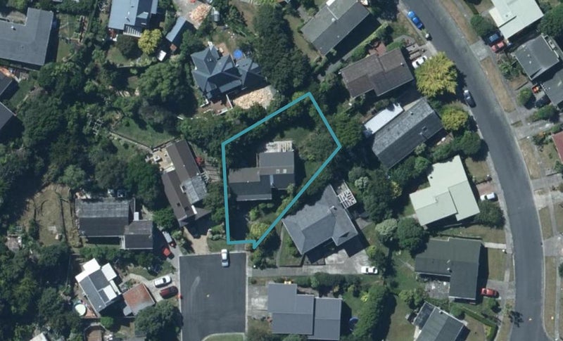 10 Cannon Lane, Whitby, Porirua - Carousel 1