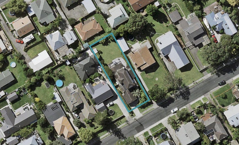 78 Norwood Road, Bayswater, Auckland - Carousel 1