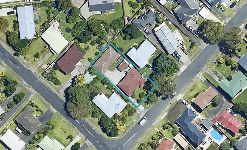 21 Regent Street, Brookfield, Tauranga - Carousel 1