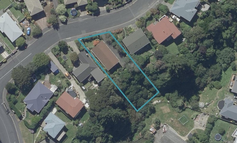 8 Pioneer Crescent, Helensburgh, Dunedin - Carousel 1