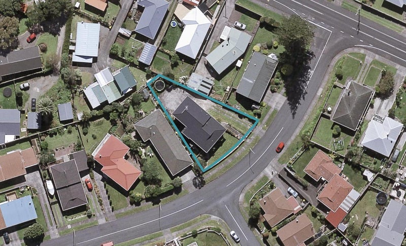 4 Norwich Avenue, Spotswood, New Plymouth - Carousel 1