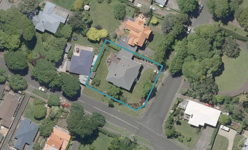 1 Tulloch Street, Saint Johns Hill, Whanganui - Carousel 1