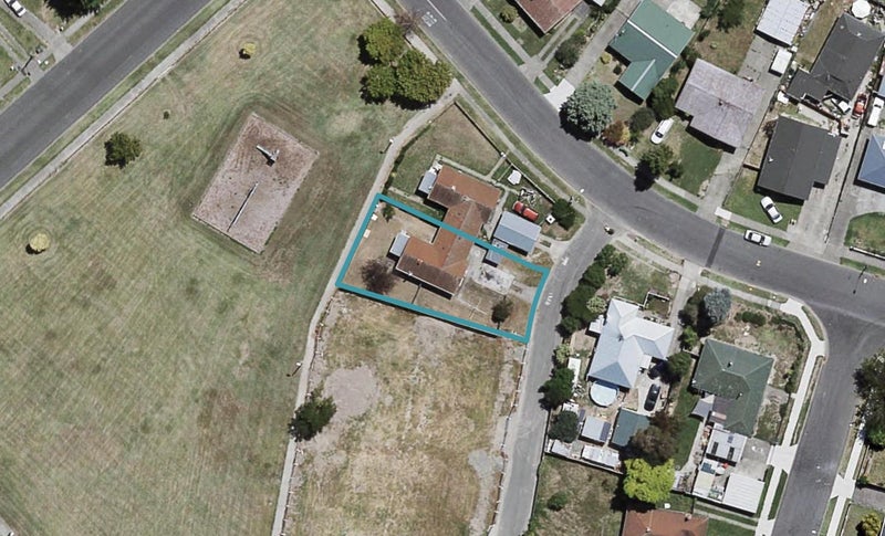 2 Roberts Terrace, Onekawa, Napier - Carousel 1