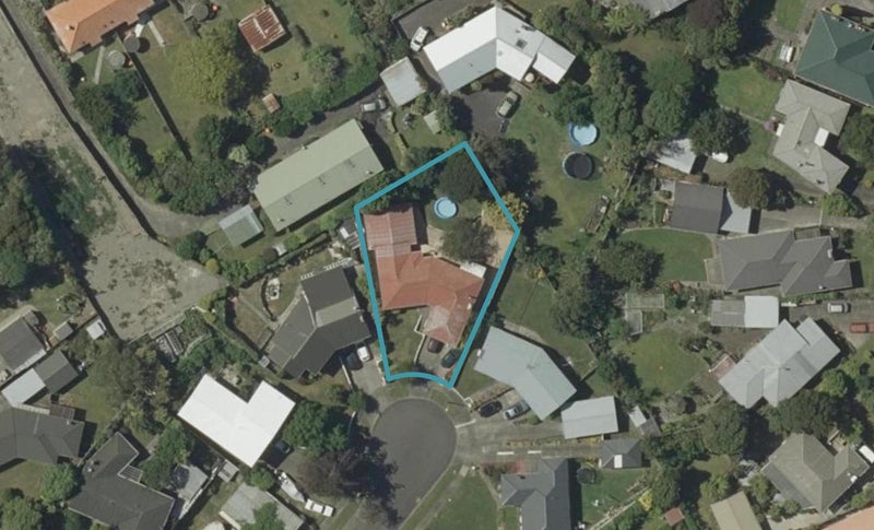 7 Croxley Place, Terrace End, Palmerston North - Carousel 1