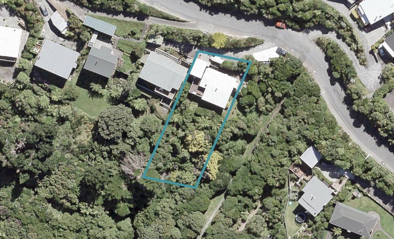 33 Titiro Moana Road, Korokoro, Lower Hutt - Carousel 1