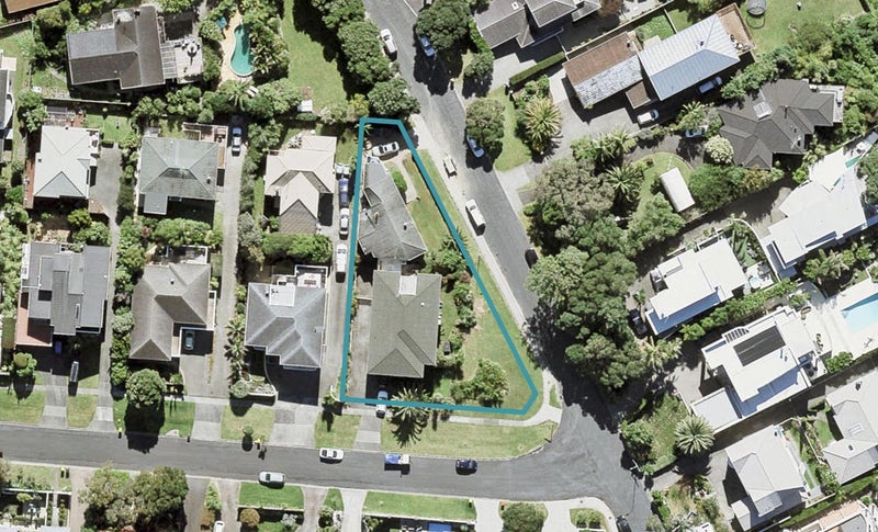 14 CLIFTON RD, Waiake, Auckland - Carousel 1