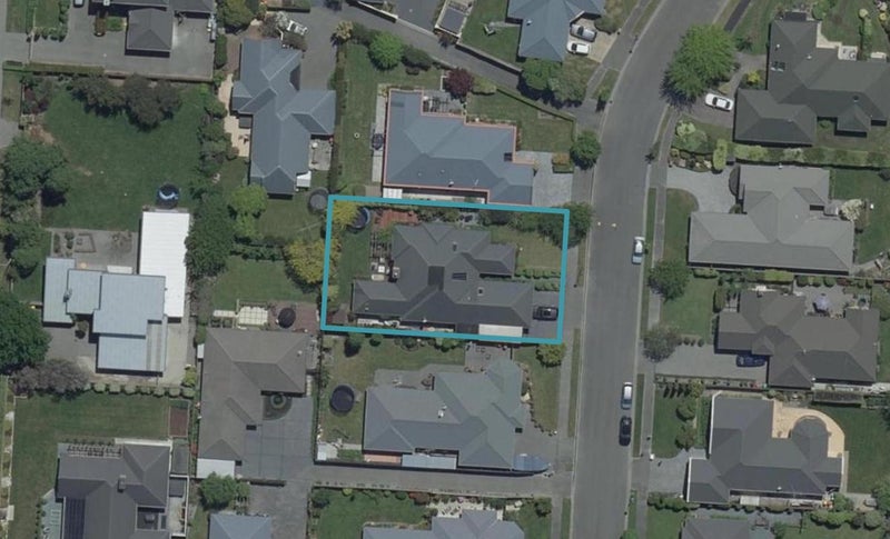 18 Aylsham Lane, Casebrook, Christchurch - Carousel 1