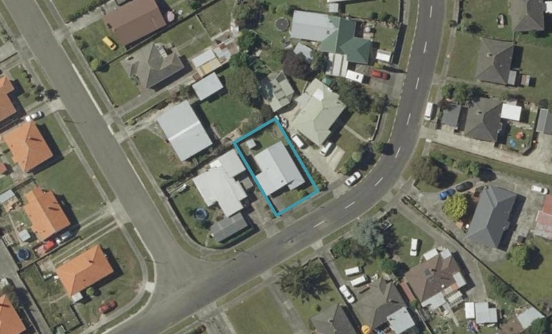 82 Clyde Crescent, Roslyn, Palmerston North - Carousel 1