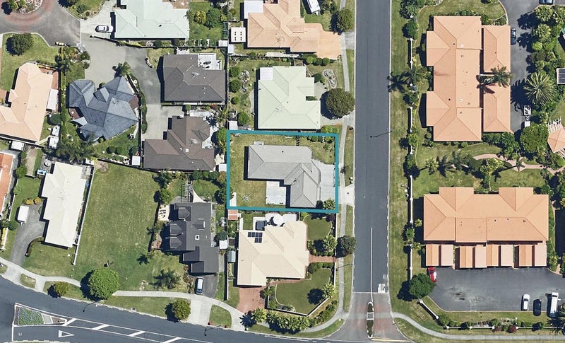 124 Santa Monica Drive, Papamoa Beach, Papamoa - Carousel 1