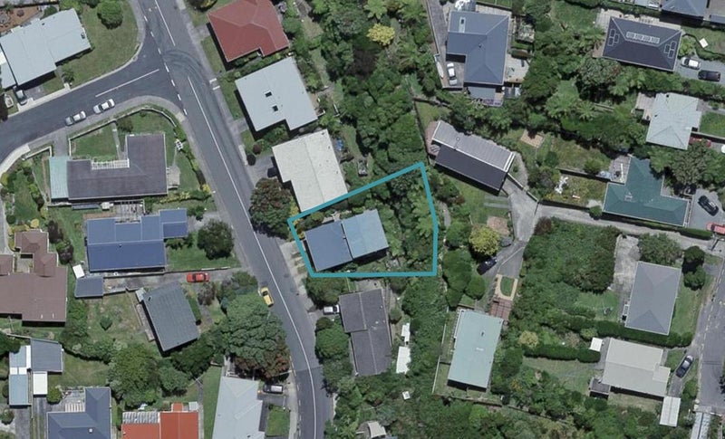 4 Cortina Avenue, Johnsonville, Wellington - Carousel 1