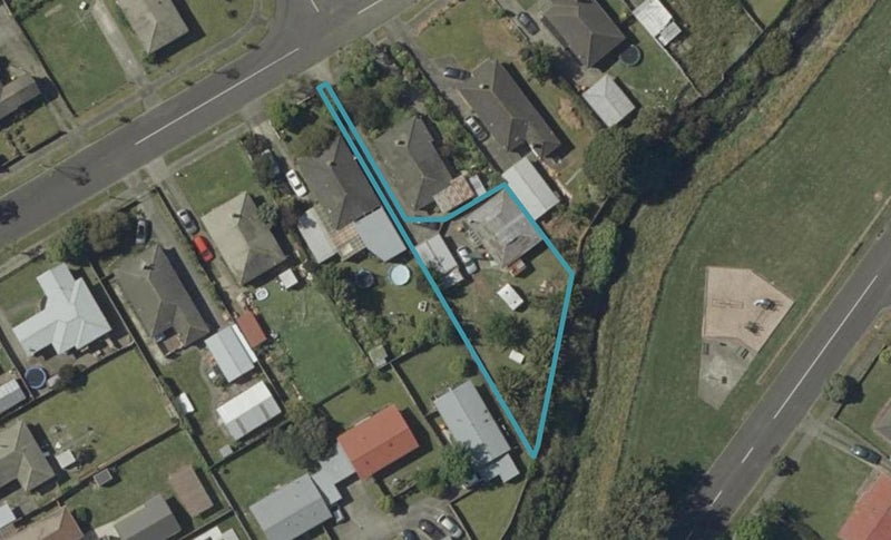 8A Montrose Place, Takaro, Palmerston North - Carousel 1