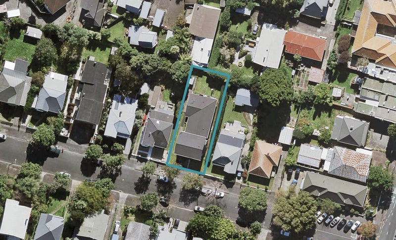 2/5 Carmen Avenue, Balmoral, Auckland - Carousel 1
