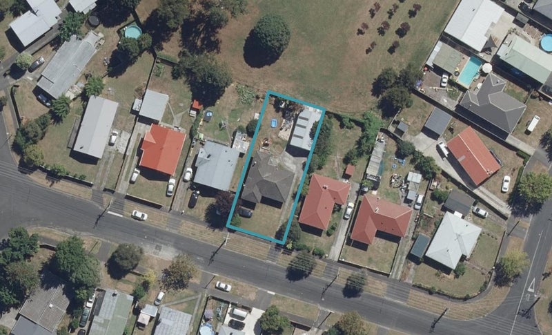 54 Yvonne Street, Melville, Hamilton - Carousel 1