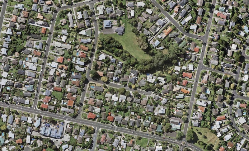 4/8 Grove Lane, Pakuranga, Auckland - Carousel 1
