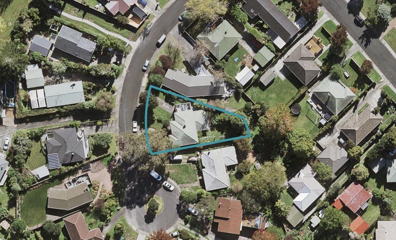 8 Linley Place, Hillcrest, Auckland - Carousel 1