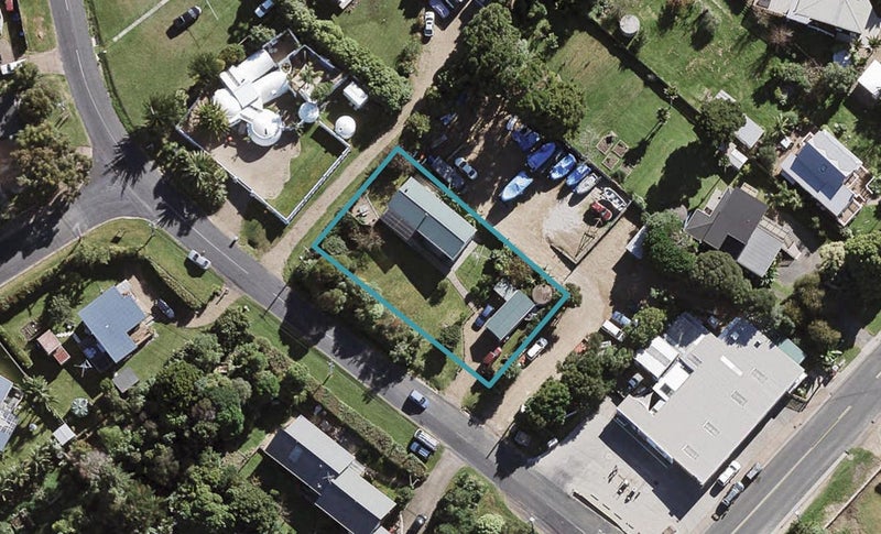 504 Sea View Road, Onetangi, Waiheke Island - Carousel 1
