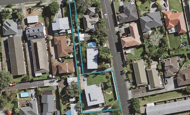 56 Scenic Drive, Hillpark, Auckland - Carousel 1