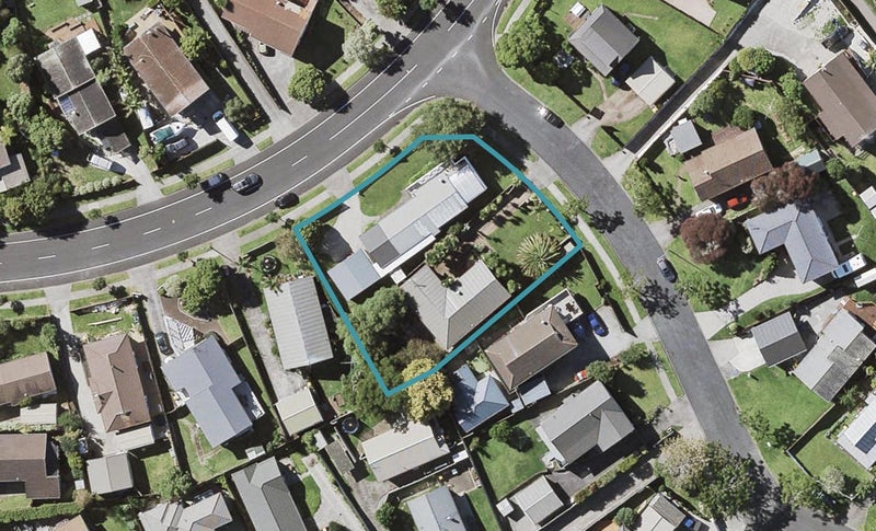 2/27 Gosford Drive, Botany Downs, Auckland - Carousel 1
