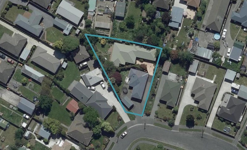15 Bourne Crescent, Papanui, Christchurch - Carousel 1