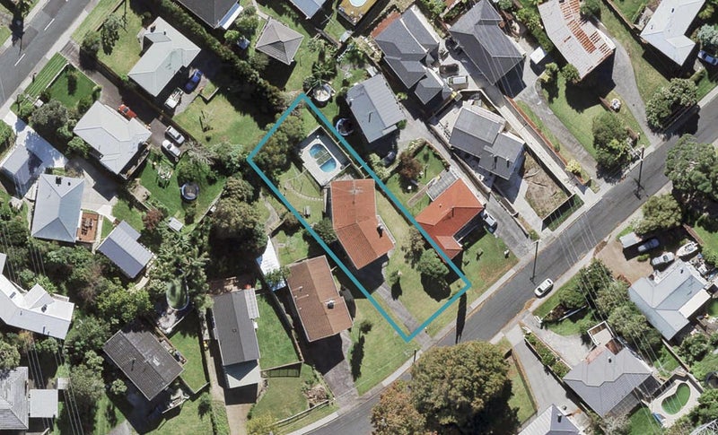 139 Tiroroa Avenue, Te Atatu South, Auckland - Carousel 1