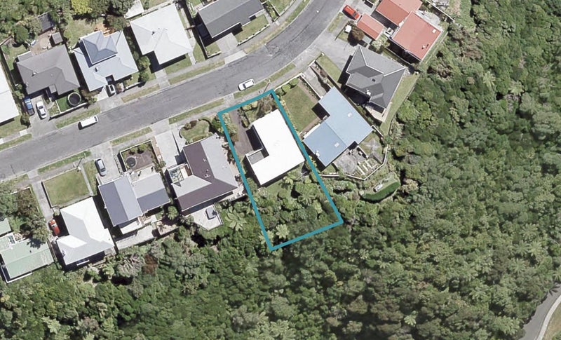 6 Maple Grove, Maungaraki, Lower Hutt - Carousel 1