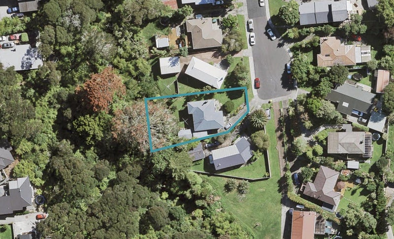 17 Willowbrook Place, Titirangi, Auckland - Carousel 1