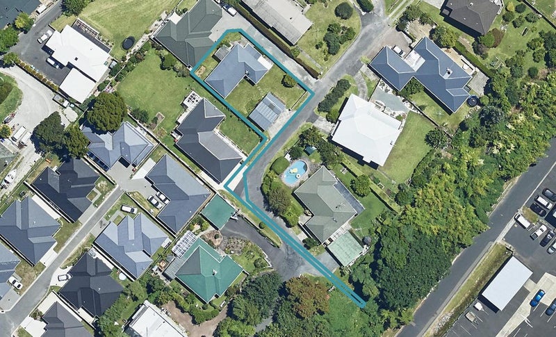 16 Montgomery Road, Judea, Tauranga - Carousel 1