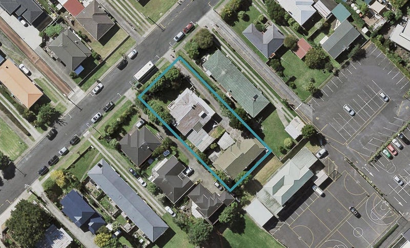 2/14 Dominion Street, Takapuna, Auckland - Carousel 1