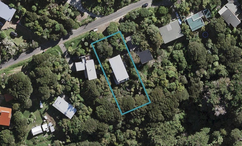 21 Makora Avenue, Oneroa, Waiheke Island - Carousel 1