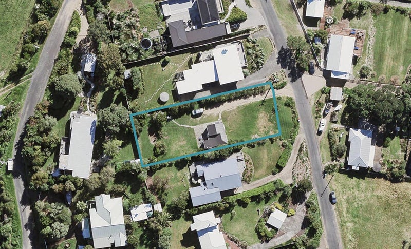 45 Tiri Road, Oneroa, Waiheke Island - Carousel 1