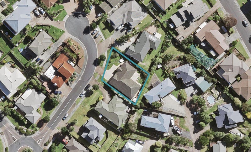 7 San Diego Court, Henderson, Auckland - Carousel 1