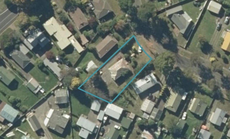 8 Paekiri Street, Turangi - Carousel 1