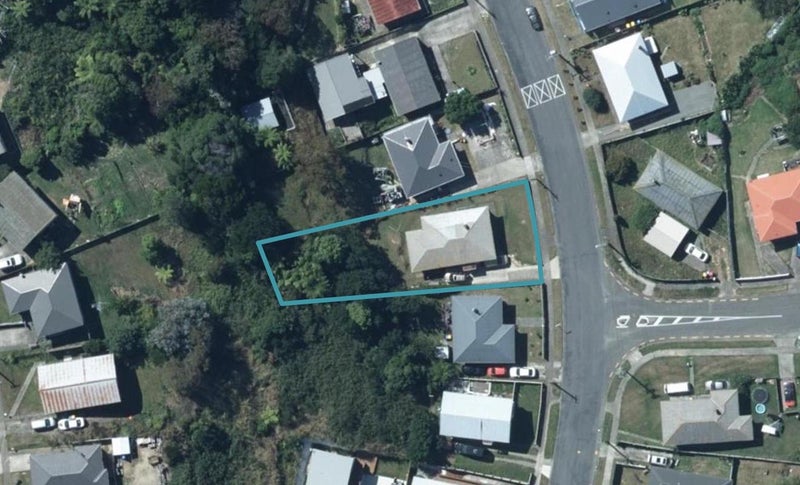 183 Sievers Grove, Cannons Creek, Porirua - Carousel 1