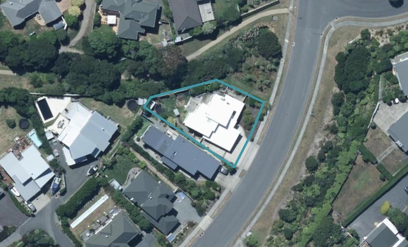 12 Navigation Drive, Whitby, Porirua - Carousel 1