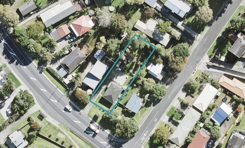 352 Whangaparaoa Road, Stanmore Bay, Whangaparaoa - Carousel 1