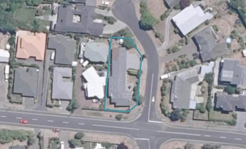 2 Wall Street, Waipahihi, Taupo - Carousel 1