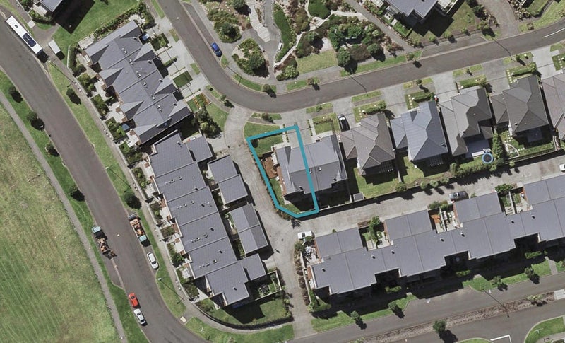 18 Guard Crescent, Stonefields, Auckland - Carousel 1