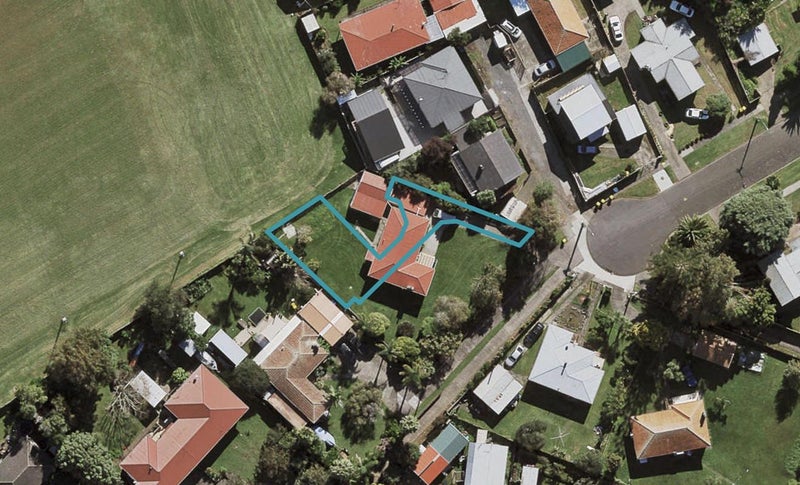 8C Thompson Street, Mangere East, Auckland - Carousel 1