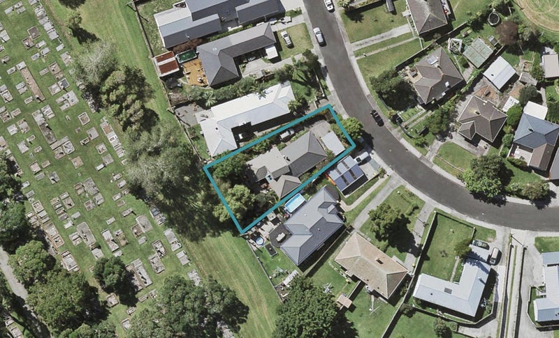 55 Philomel Crescent, Bayswater, Auckland - Carousel 1