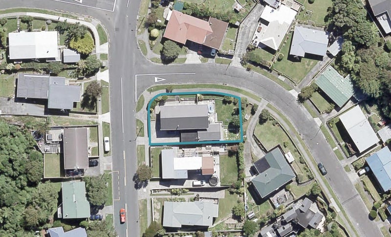 214 Dowse Drive, Maungaraki, Lower Hutt - Carousel 1