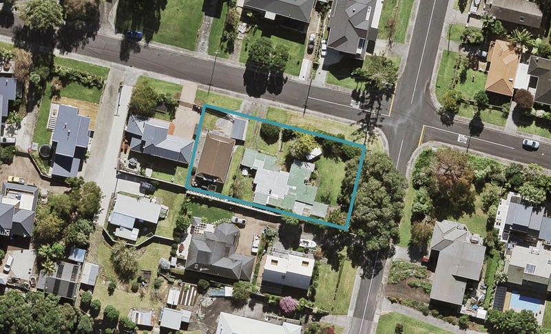 2-Jan/35 Hoskins Avenue, Hillsborough, Auckland - Carousel 1