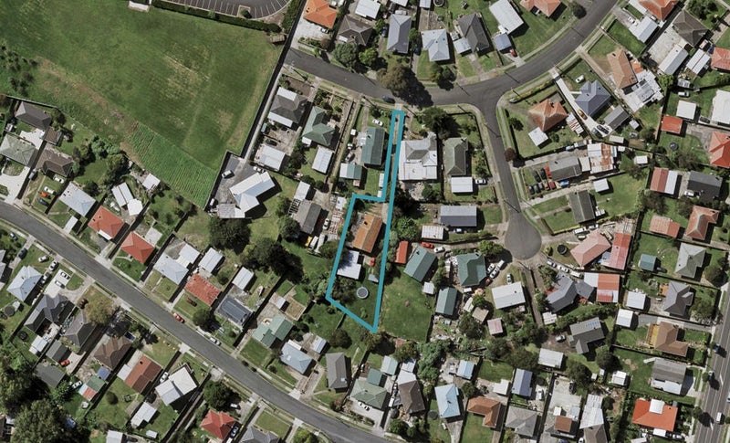 14 Wroughton Crescent, Otara, Auckland - Carousel 1