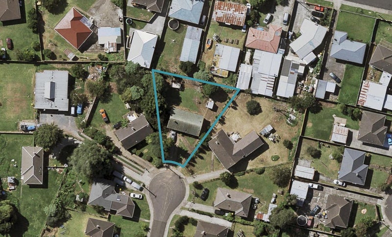 13 Craig Place, Otara, Auckland - Carousel 1