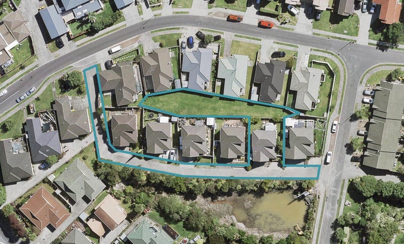 8 Lucienne Drive, Ranui, Auckland - Carousel 1