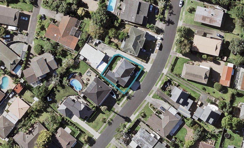 8 Anna Watson Road, Half Moon Bay, Auckland - Carousel 1