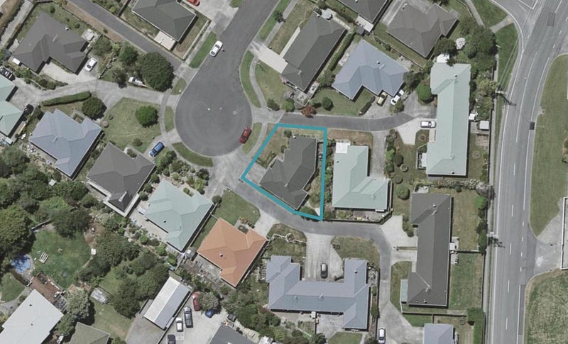 15 Villa Grove, Paraparaumu - Carousel 1