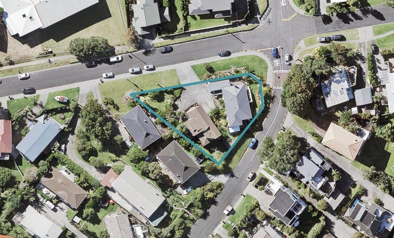 2/23 Masterton Road, Rothesay Bay, Auckland - Carousel 1