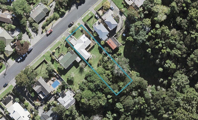 48 Island Bay Road, Beach Haven, Auckland - Carousel 1