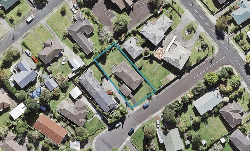 1 Pamela Place, New Lynn, Auckland - Carousel 1